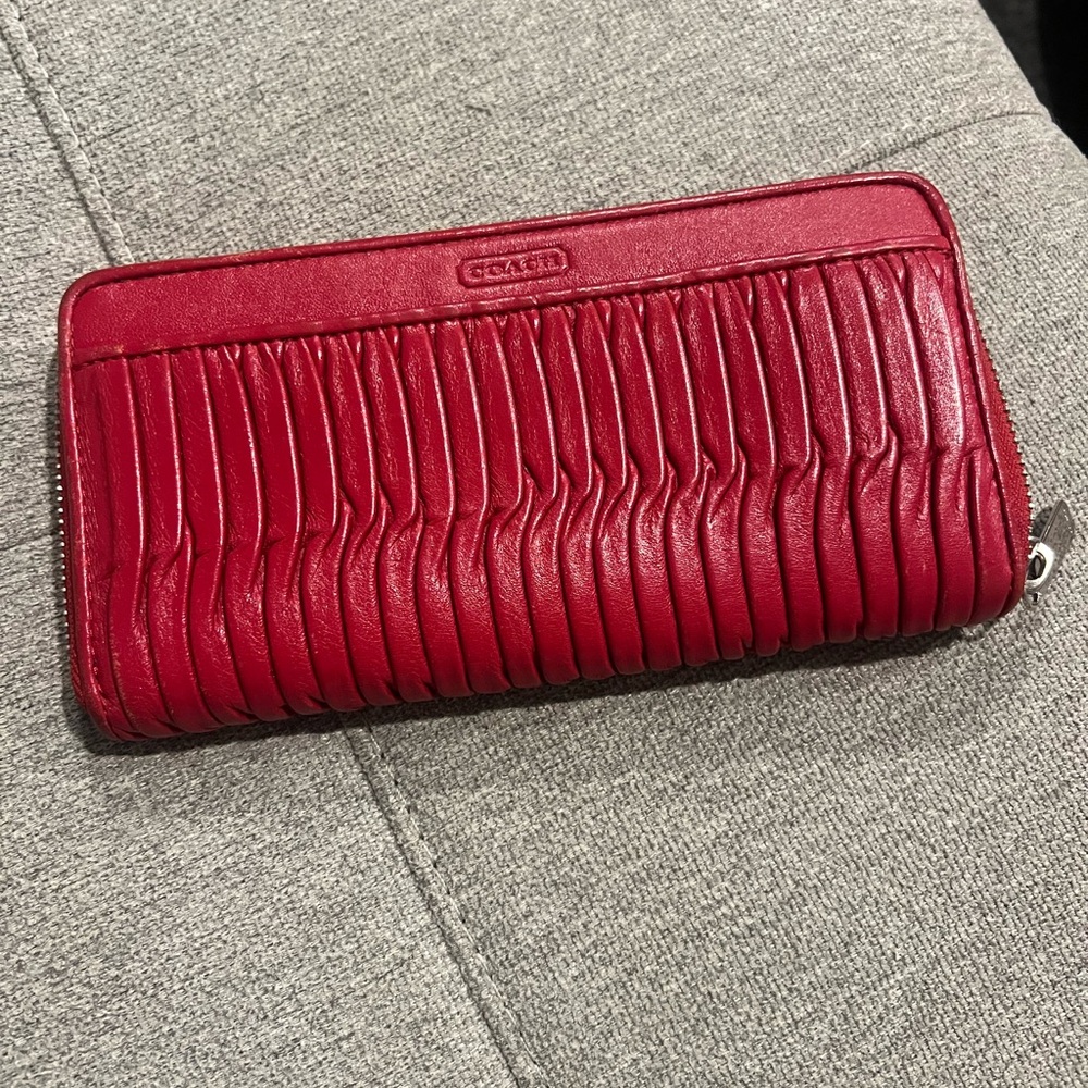 Large Red Coach Wallet Authentic Vintage early 2000s